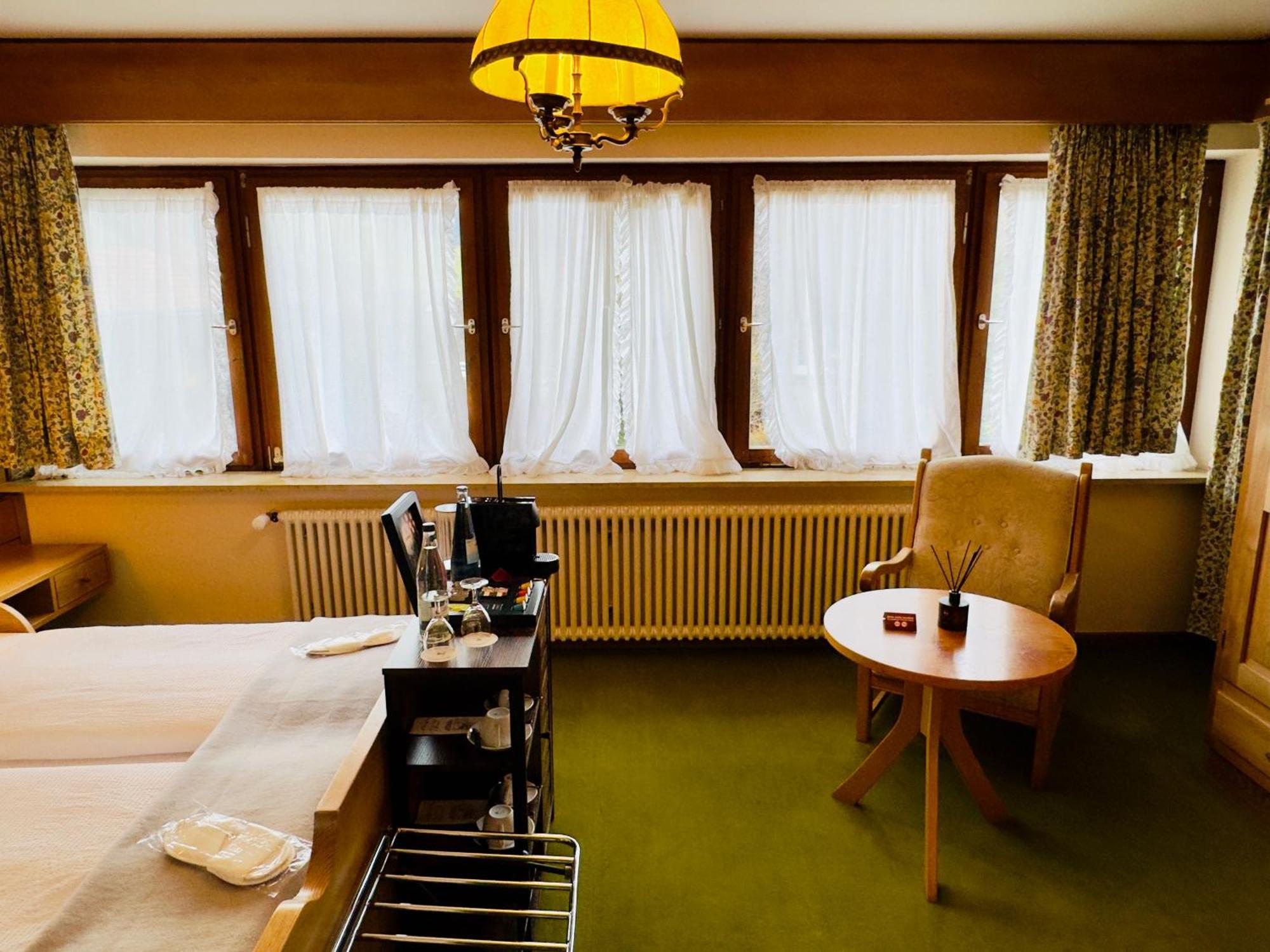 Hotel Restaurant Adler Stube Muenstertal Exterior photo